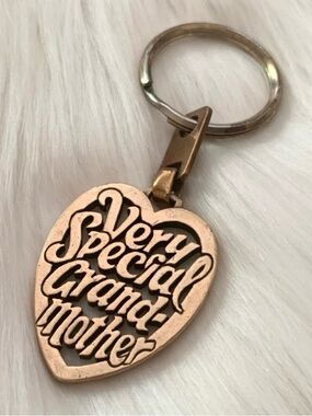 LARGE James Avery vintage A VERY SPECIAL GRANDMOTHER heart bronze keychain